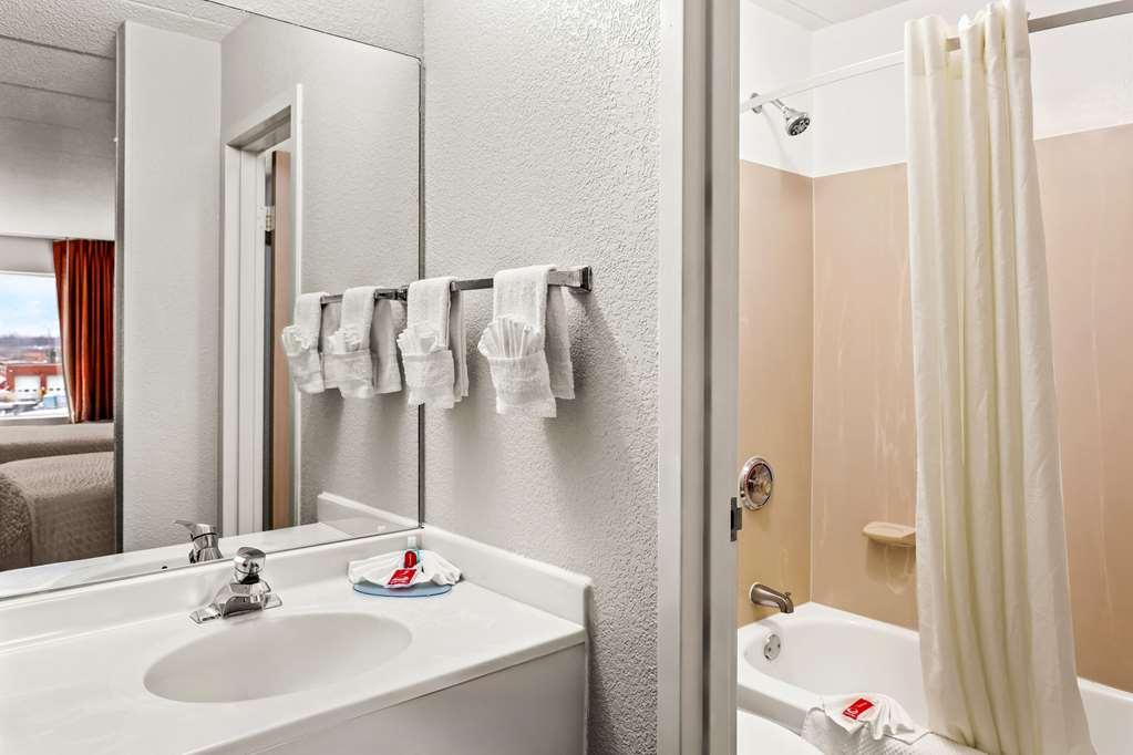Econo Lodge Willowbrook Habitación foto