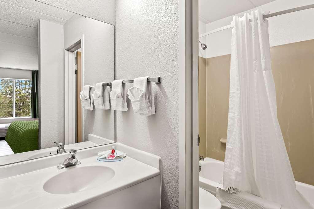 Econo Lodge Willowbrook Habitación foto