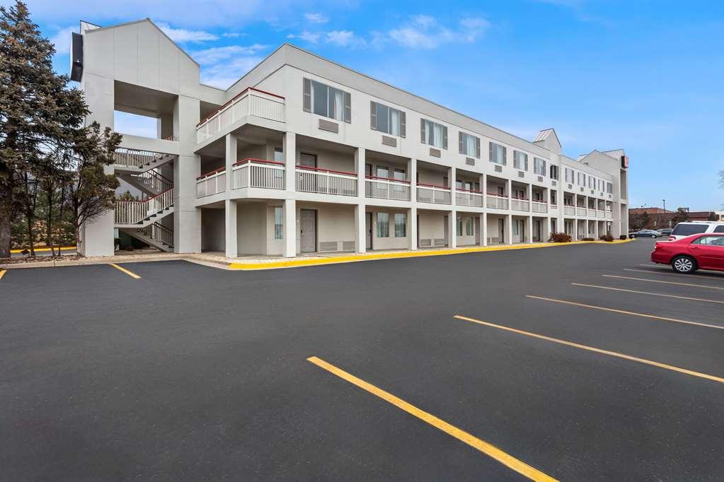 Econo Lodge Willowbrook Exterior foto